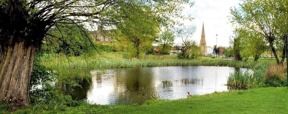 Apartment Elegant & Spacious Parkside 2-bedroom 2-bathroom Flat In Period Building On Blackheath Common - Private Entrance, Great Greenwich Location, Easy For O2 Arena And City! London